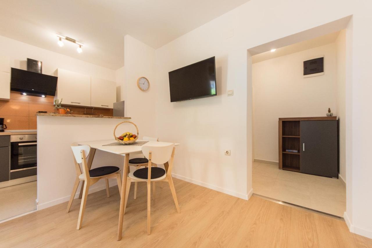 Piccola Pineta Apartment Pula Exterior photo