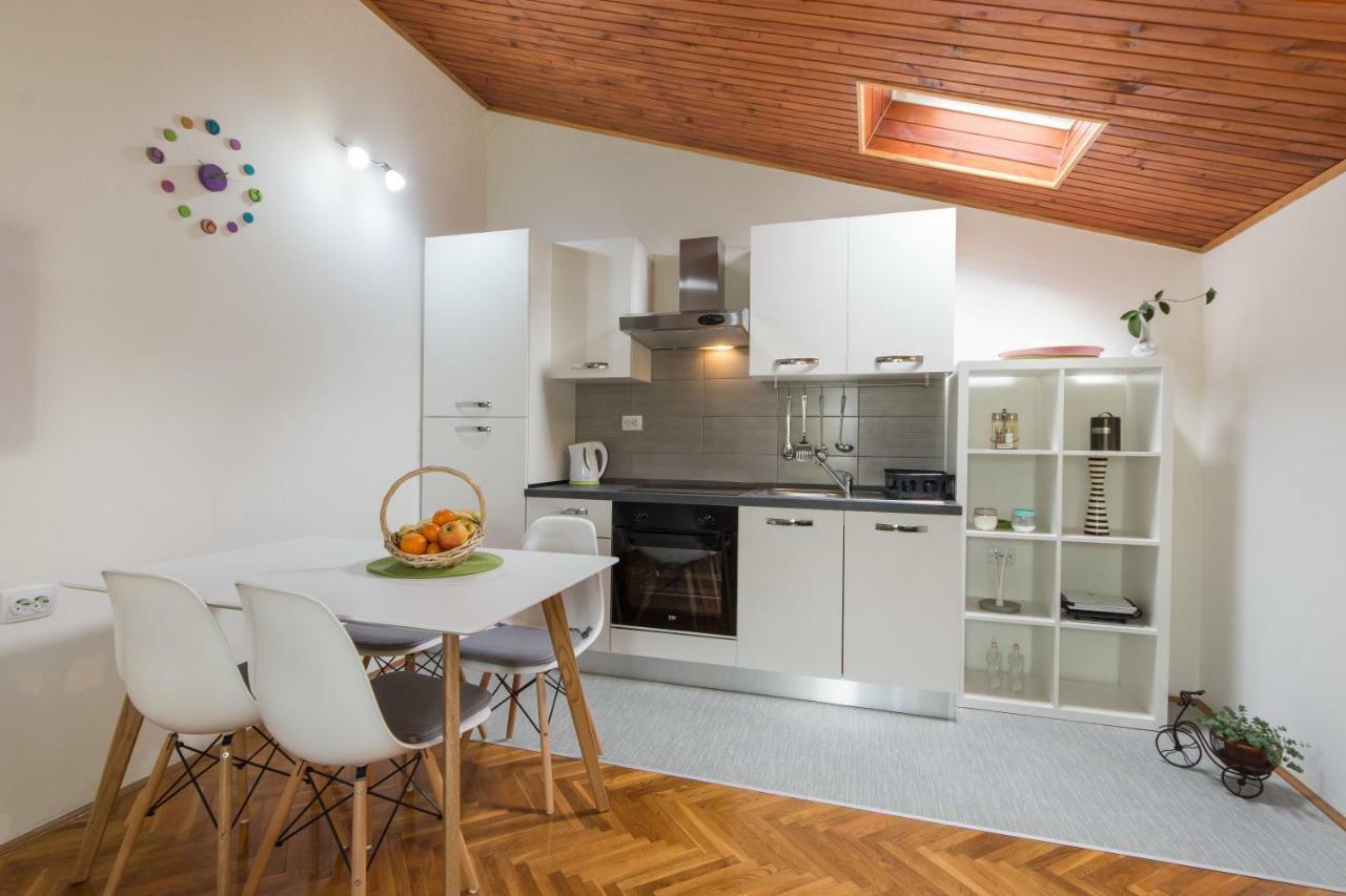 Piccola Pineta Apartment Pula Exterior photo